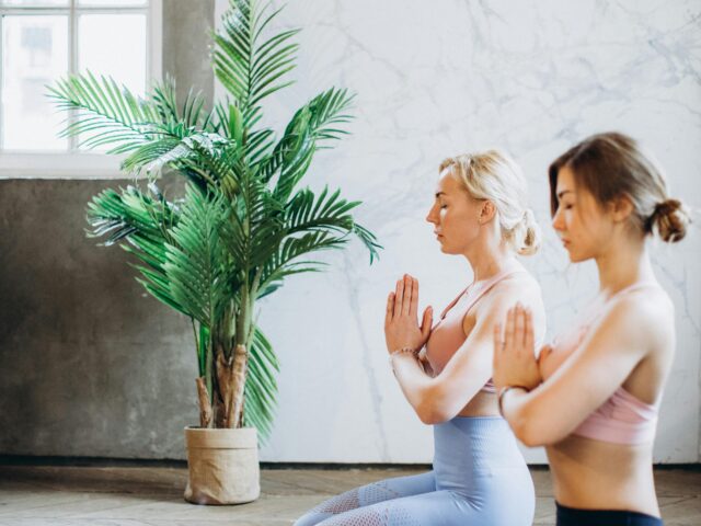 sesiones de yoga en medellin